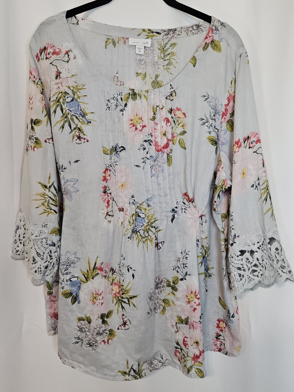 J. Jill Light Gray Floral Pintuck Crochet Trim Blouse
